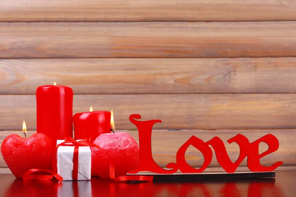 Romantyczny prezent ze świecami — Zdjęcie stockowe