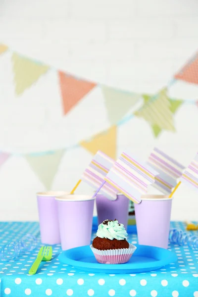 День рождения стол для детской вечеринки — стоковое фото