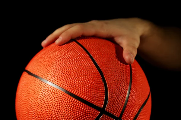 Jogador de basquete segurando bola — Fotografia de Stock