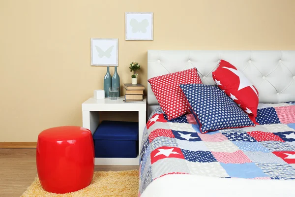 Interior moderno dormitorio colorido —  Fotos de Stock