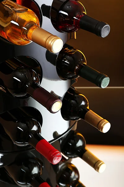 Botellas de vino de cerca — Foto de Stock