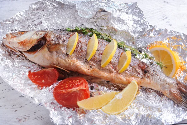 Pesce al forno saporito — Foto Stock