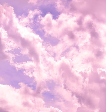 Lila gökyüzü arka plan bulutlar ile