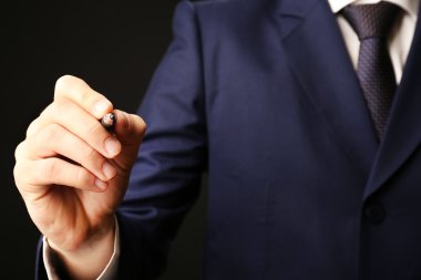 Ekranda, yazma işadamı yakın çekim
