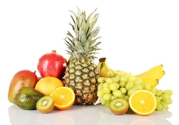 Sortimento de frutas exóticas isoladas em branco — Fotografia de Stock