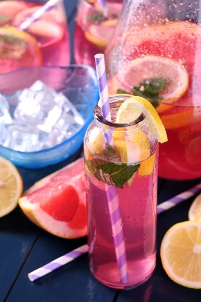 Pink lemonade in glasses — Stock Photo, Image