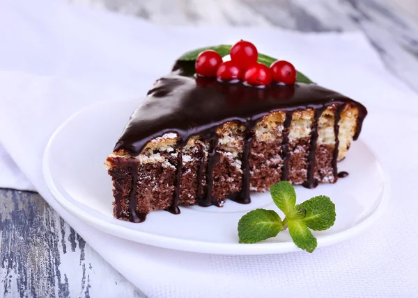 Chocolate cake on table — Stock Photo, Image