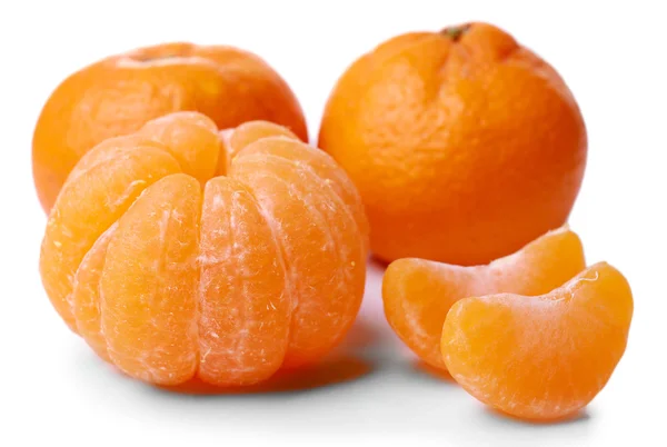 Mandarinen isoliert auf weiß — Stockfoto