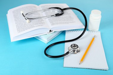 Kitaplar ile sağlık stetoskop