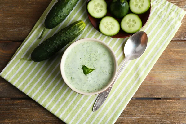 Cucumber soup in bowl — Stock Photo, Image