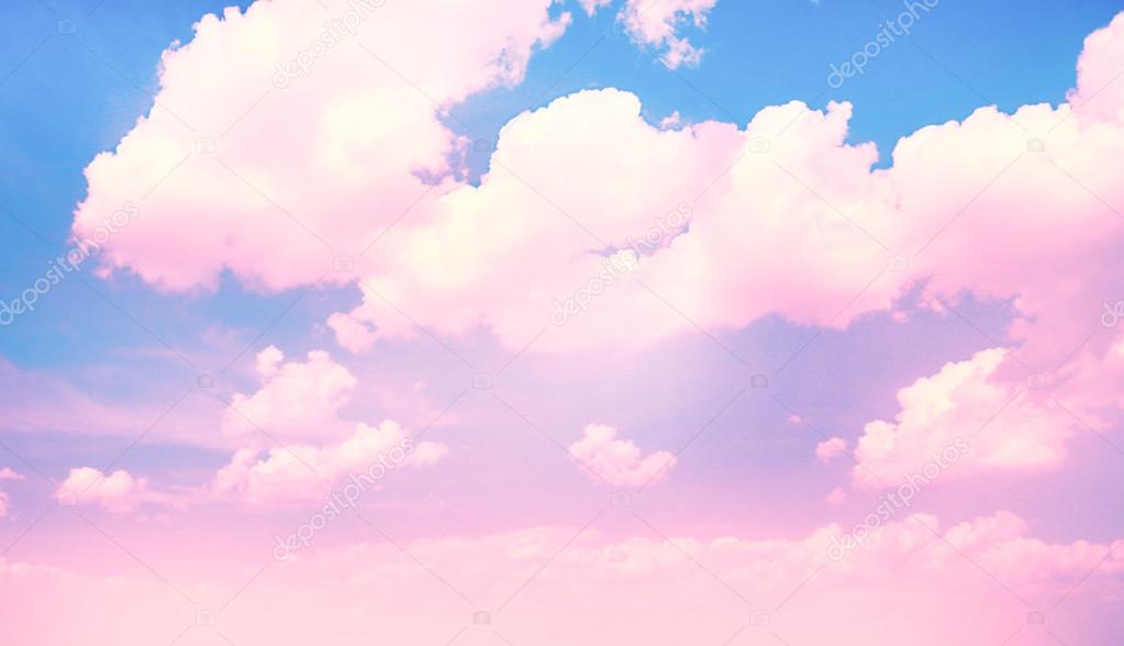 Những đám mây hồng trong bầu trời xanh sẽ tạo ra một sự kết hợp đầy ấn tượng cho hình nền thiết bị của bạn. Hình ảnh chụp đẹp của ©belchonock cho thấy rõ cảm giác tinh tế và thư giãn, sẽ đem tới cho bạn một không gian làm việc cực kì thoải mái. Đừng ngại ngần click vào để xem ngay nhé!