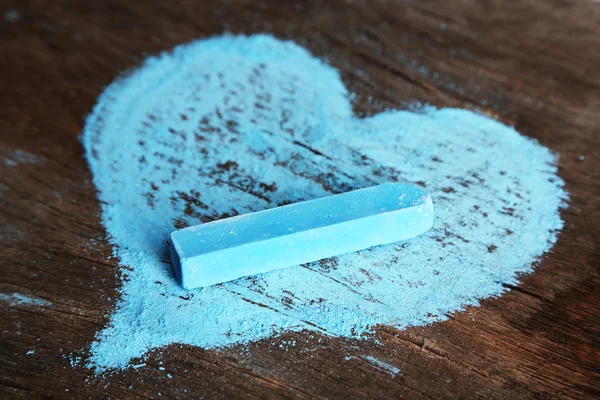 Heart drawn of chalk on wooden background close-up — Stock Photo, Image