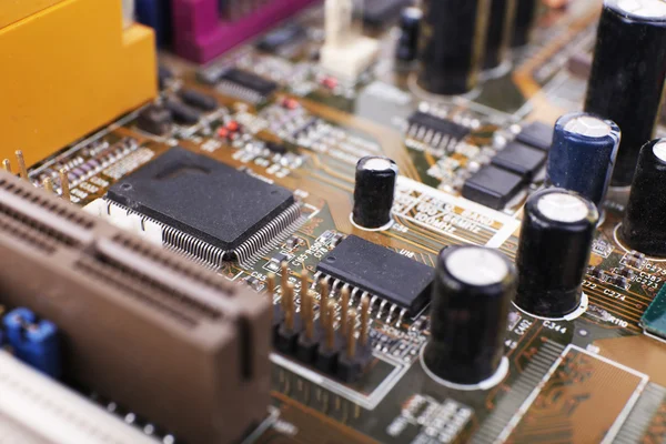 Bilgisayar anakart, makro görünümü