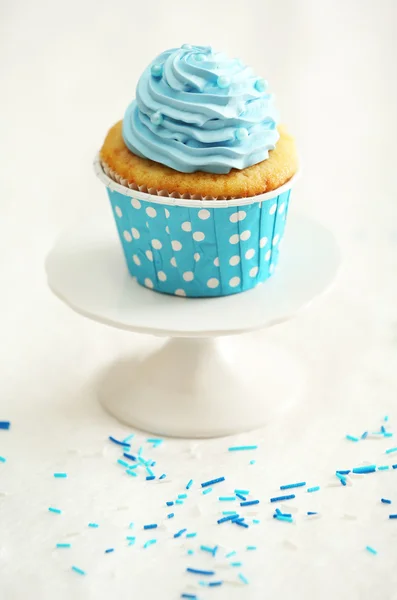 Delicious cupcake on table  close-up — Stock Photo, Image