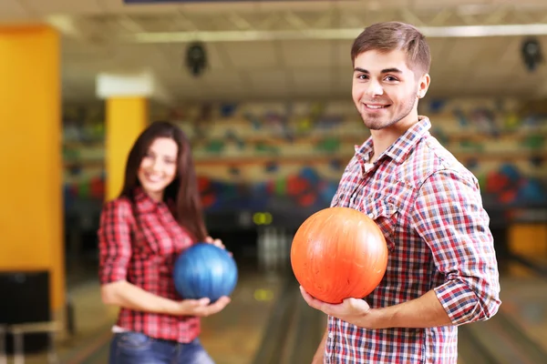 Portrait of friends in bowling club — Stock Photo, Image