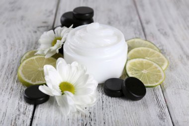 Kozmetik krem ve spa taşlar