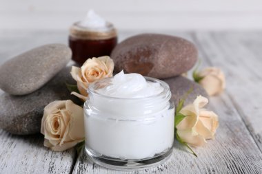 spa taş ve çiçek