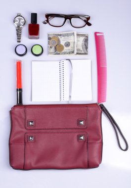 Bayanlar çanta aksesuarları ile