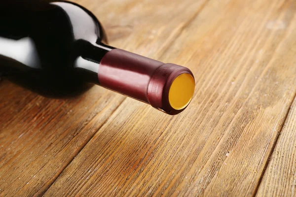 Лживая бутылка вина — стоковое фото