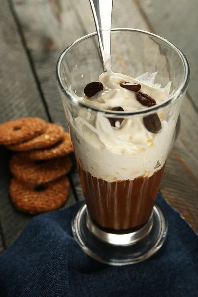 Taza de café con crema —  Fotos de Stock