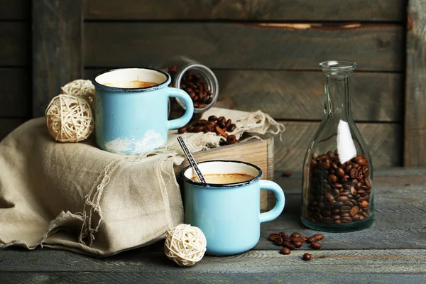 Läcker cappuccino på träbord — Stockfoto