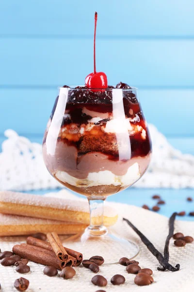 Sobremesa tiramisu saborosa — Fotografia de Stock