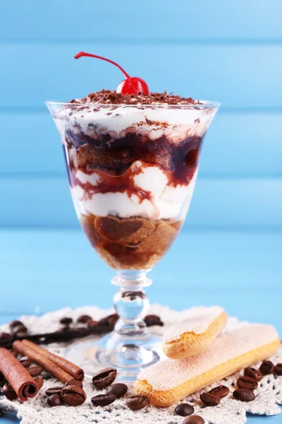 Sobremesa tiramisu saborosa — Fotografia de Stock