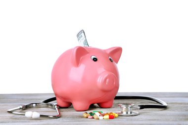 Steteskoplu kumbara.