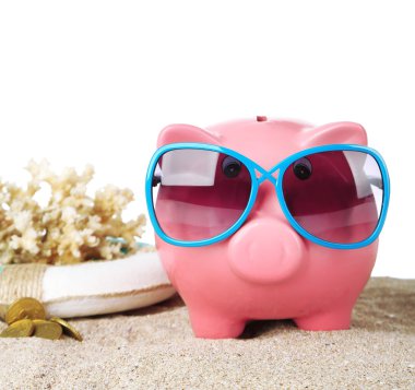 güneş gözlüğü ile Piggy banka