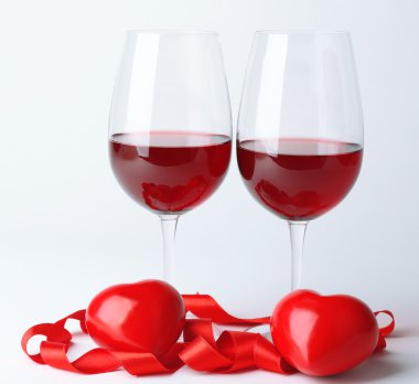 Kırmızı şarap gözlük ile kompozisyon