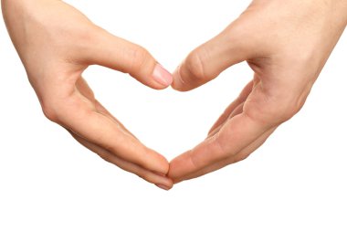 Erkek ve dişi eller üzerinde beyaz izole şekillendirdiği kalp