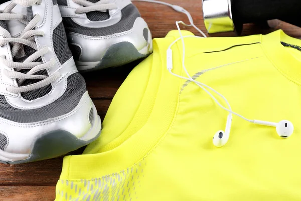 Sportschoenen en kleding — Stockfoto