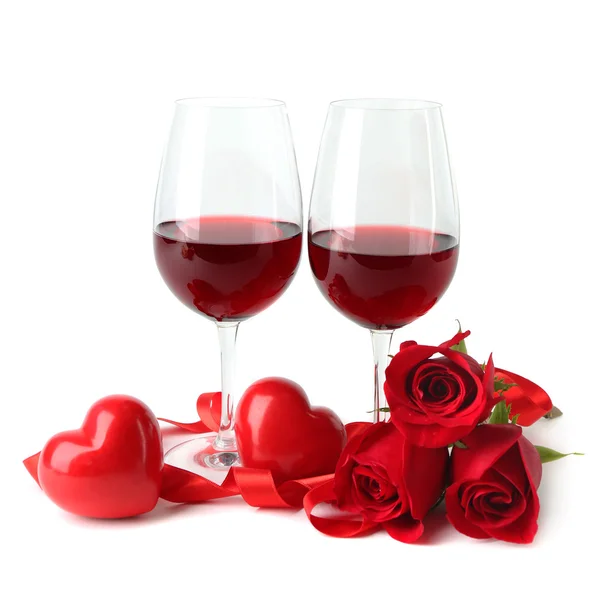 Состав с красным вином в бокалах — стоковое фото
