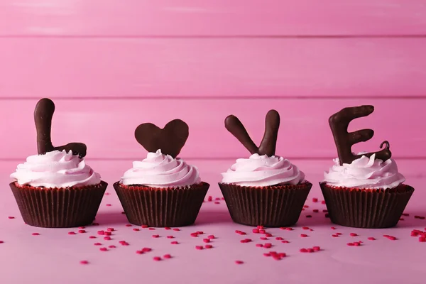 Ystävänpäivä cupcakes — kuvapankkivalokuva