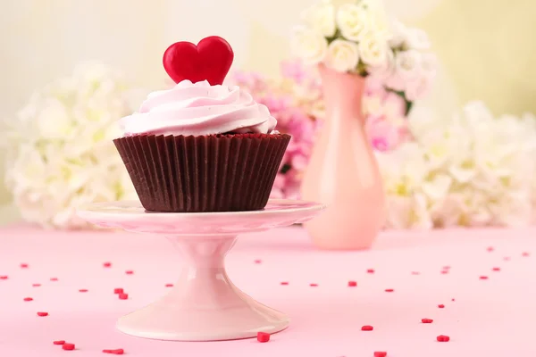 Cupcake voor dag van de Valentijnskaart — Stockfoto