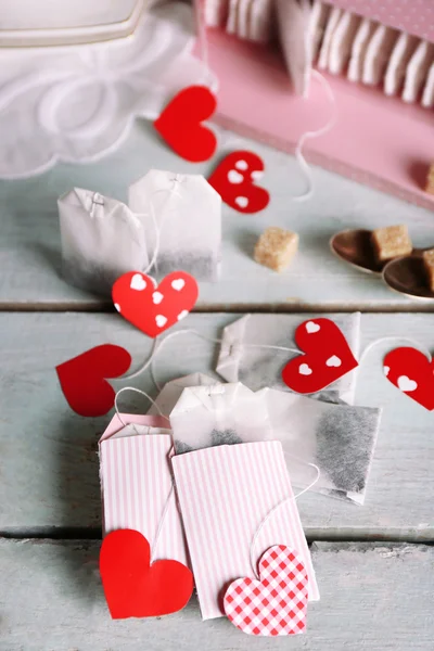Чайный мешок в форме сердца — стоковое фото