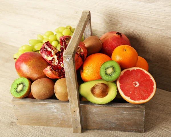 エキゾチックなフルーツの盛り合わせ — ストック写真