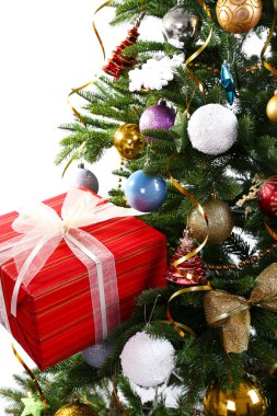 Noel ağacı portre üzerinde hediye kutusu