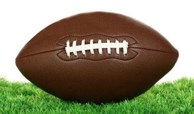 Beyaz arka plan üzerinde sahada Amerikan futbolu