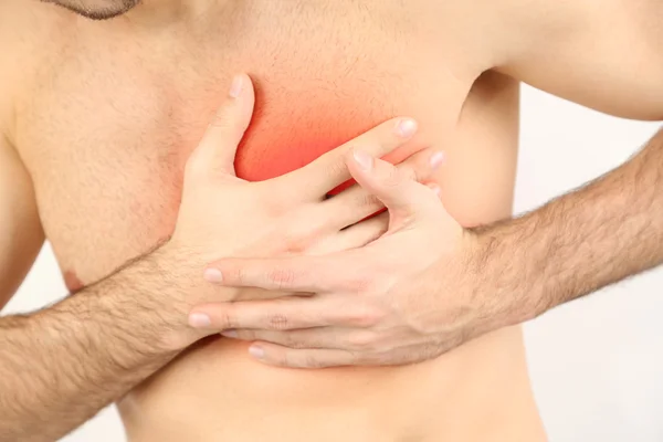 Man met pijn op de borst - hartaanval close-up — Stockfoto