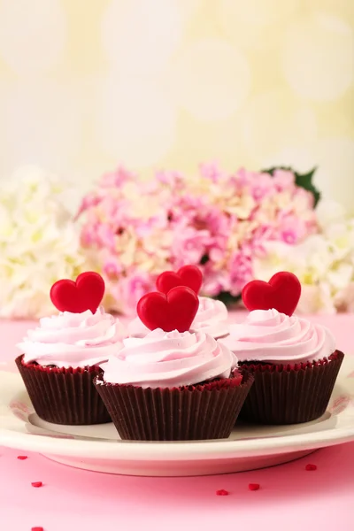 おいしいバレンタインのカップケーキ — ストック写真