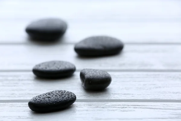 Pedras spa com gotas de água — Fotografia de Stock