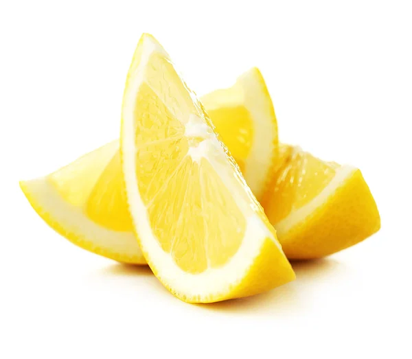 Rebanadas jugosas de limón aisladas en blanco —  Fotos de Stock