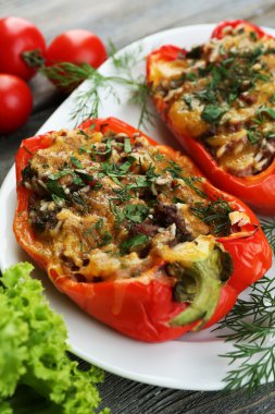 kırmızı biber dolması