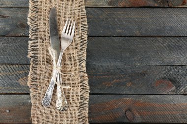 Gümüş ile ip bağladılar