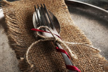 Gümüş ile ip bağladılar