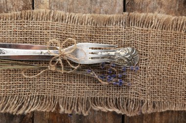 Gümüş ile ip bağladılar