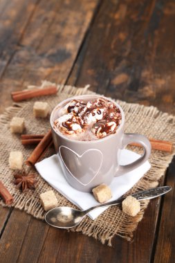 Hatmi ile sıcak kahve