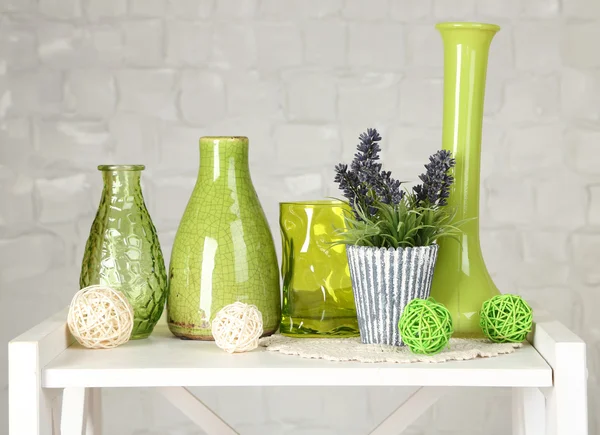 Interno con vasi decorativi — Foto Stock