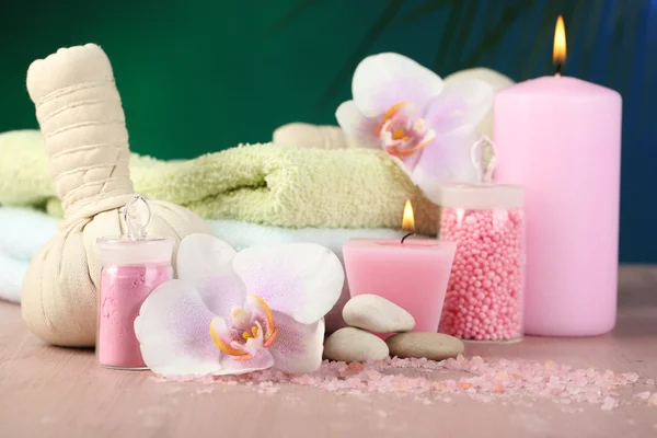 Spa-behandelingen met orchideebloemen — Stockfoto